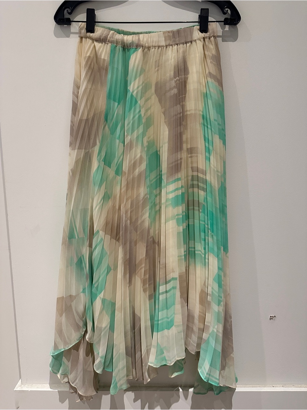 Club Monaco Pleated Mint & Beige Print Maxi Skirt